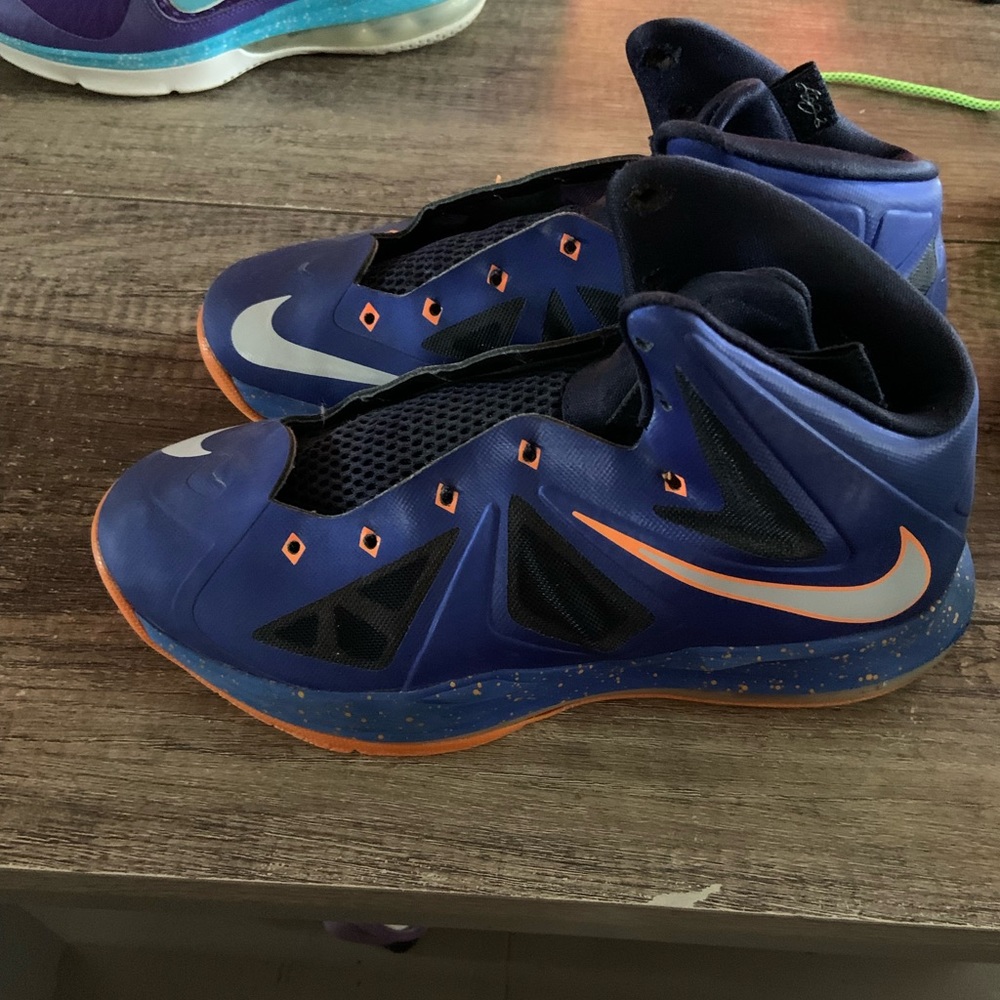 Nike - Picture 3 of 5